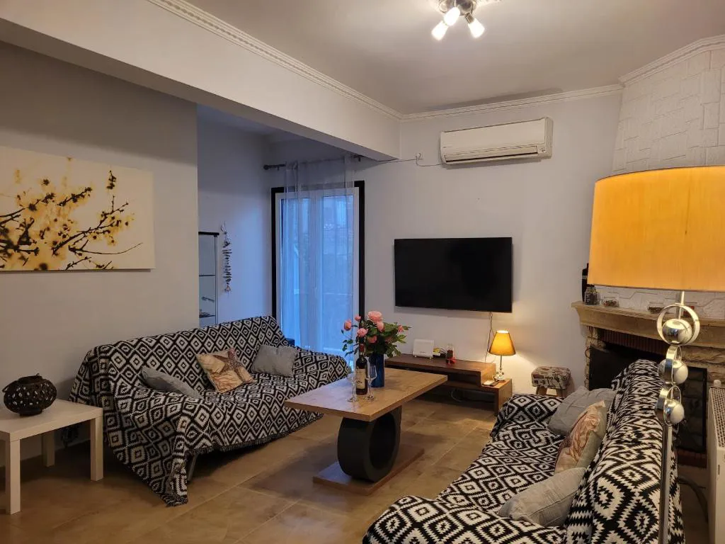 lefkadacenterapartments5astratours021.jpg