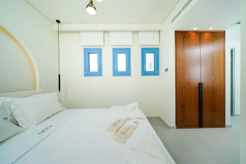 narcisoluxurysuites12astratours021.jpg