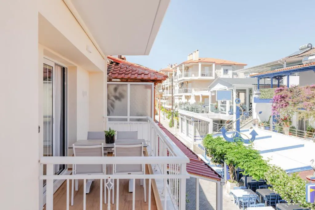kentroluxurysuites4astratours021.jpg
