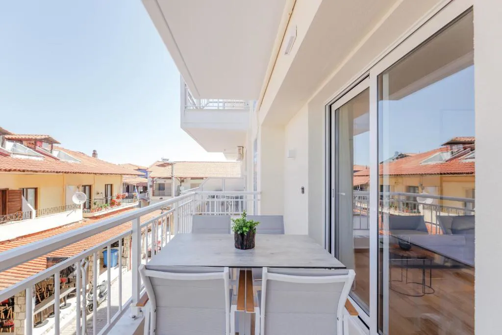 kentroluxurysuites8astratours021.jpg