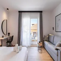 kentroluxurysuites2astratours021.jpg