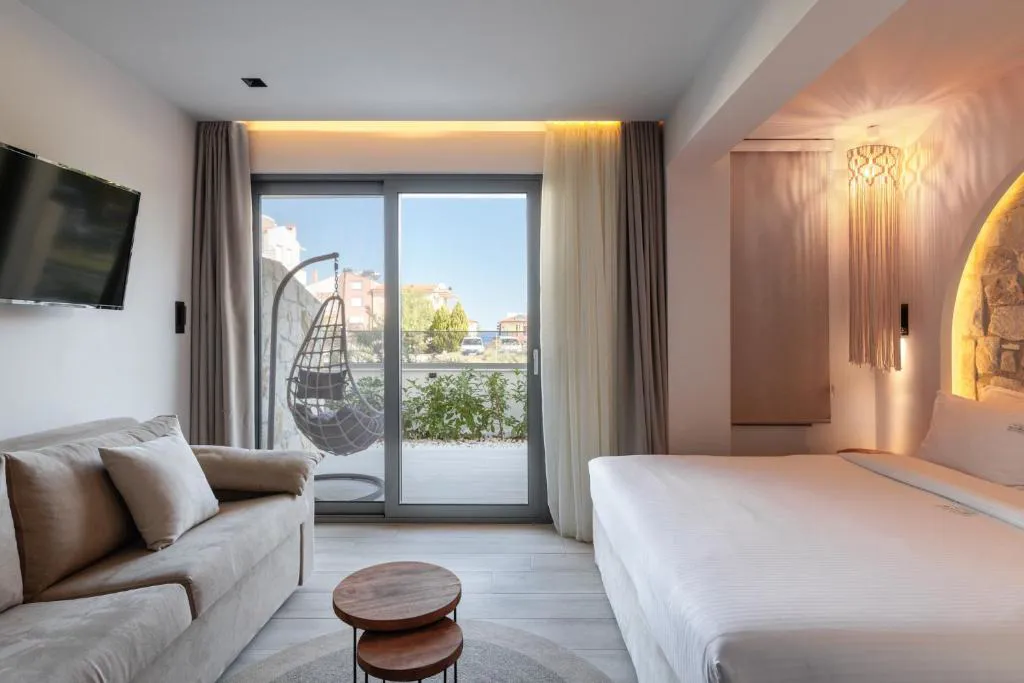 Amalthia Luxury Suites - Polihrono-AstraTours021 (2).jpg