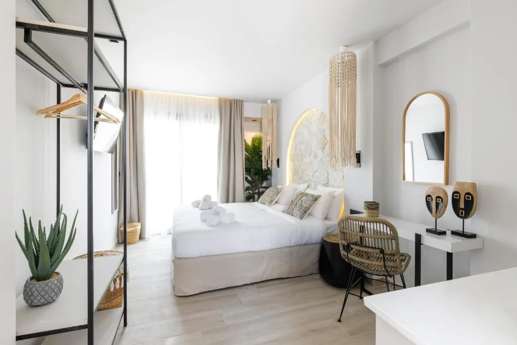 Amalthia Luxury Suites - Polihrono-AstraTours021 (6).jpg