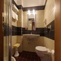 243755747.jpg