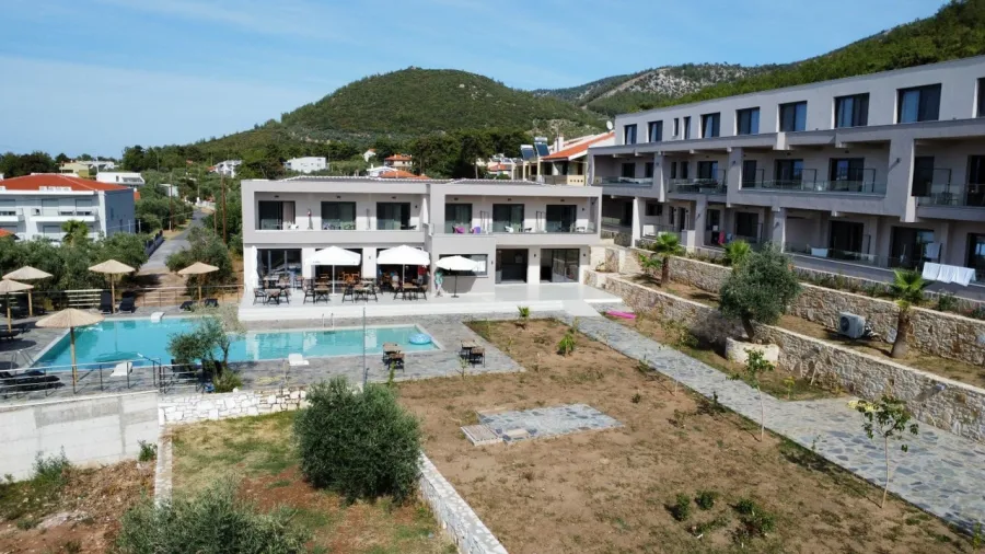 amazingrachonihotel11astratours021.jpg