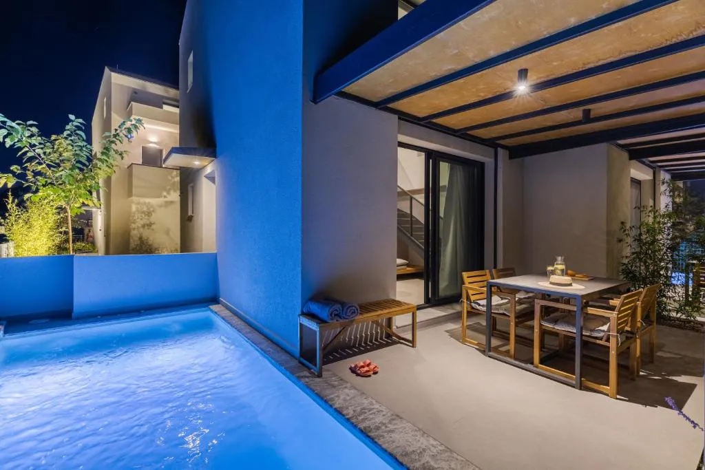 the8suites8astratours021.jpg