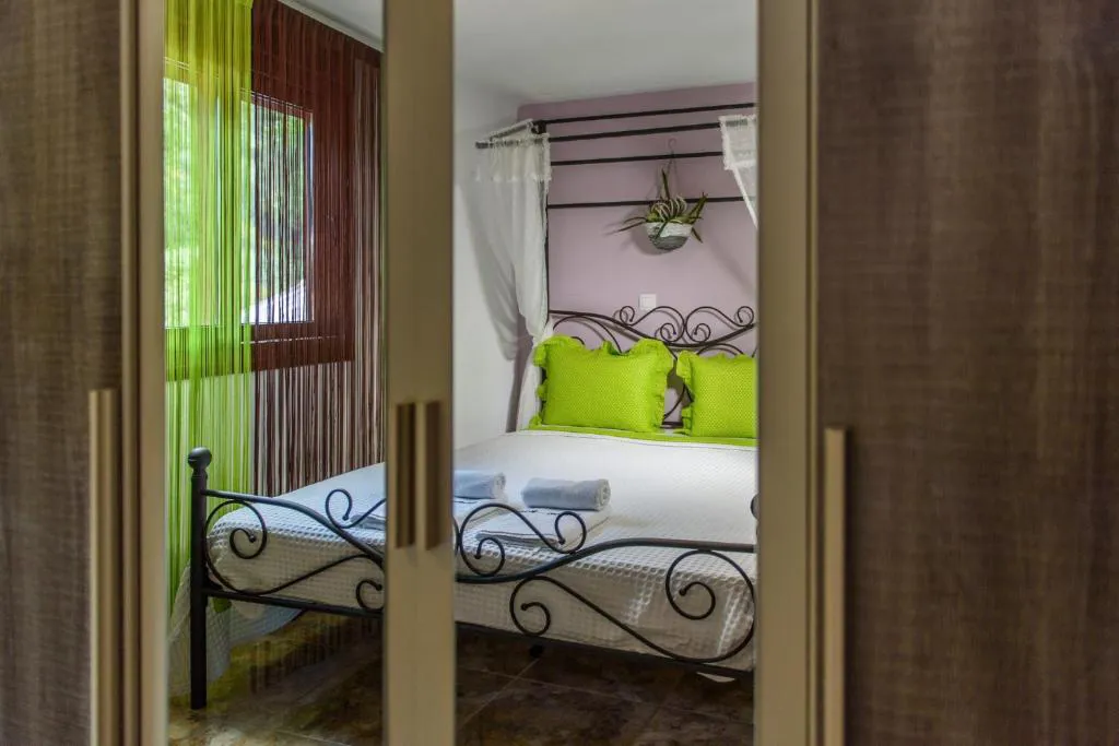 Simon King Studios & Apartments - Sitonija - Astra tours 021 (11).jpg