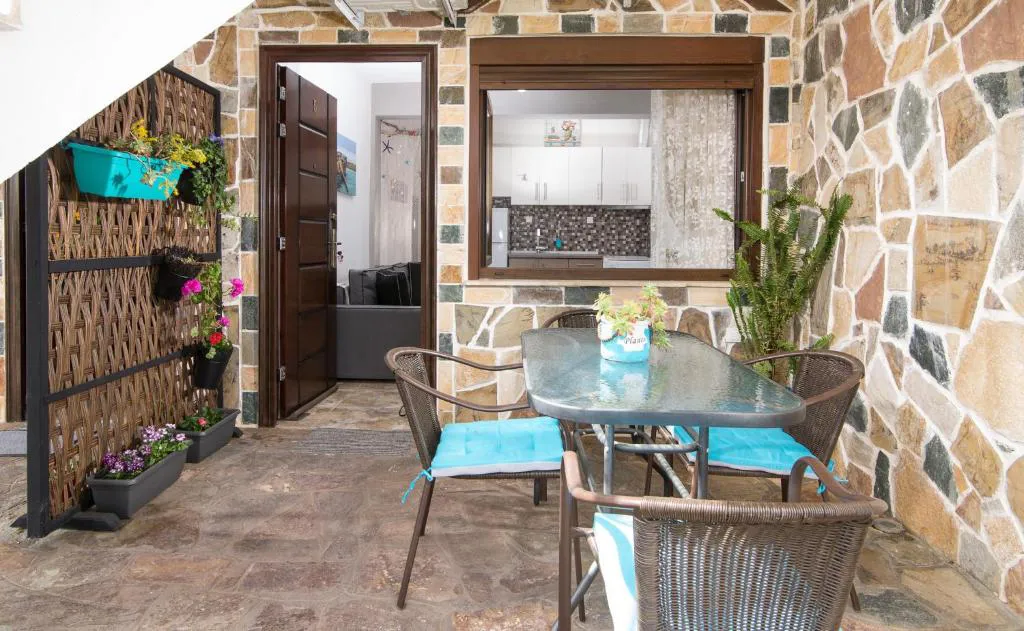 Simon King Studios & Apartments - Sitonija - Astra tours 021 (12).jpg
