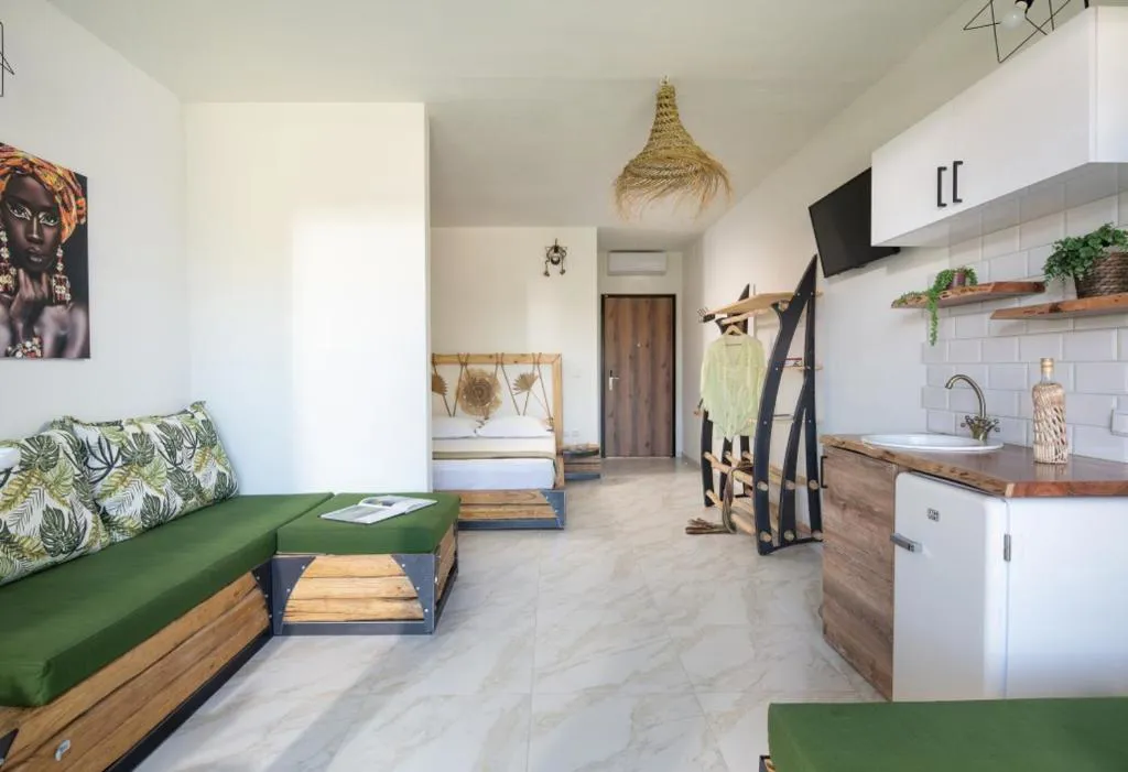 Simon King Studios & Apartments - Sitonija - Astra tours 021 (7).jpg