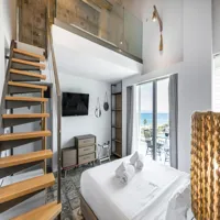 bluecarpet5astratours021.jpg