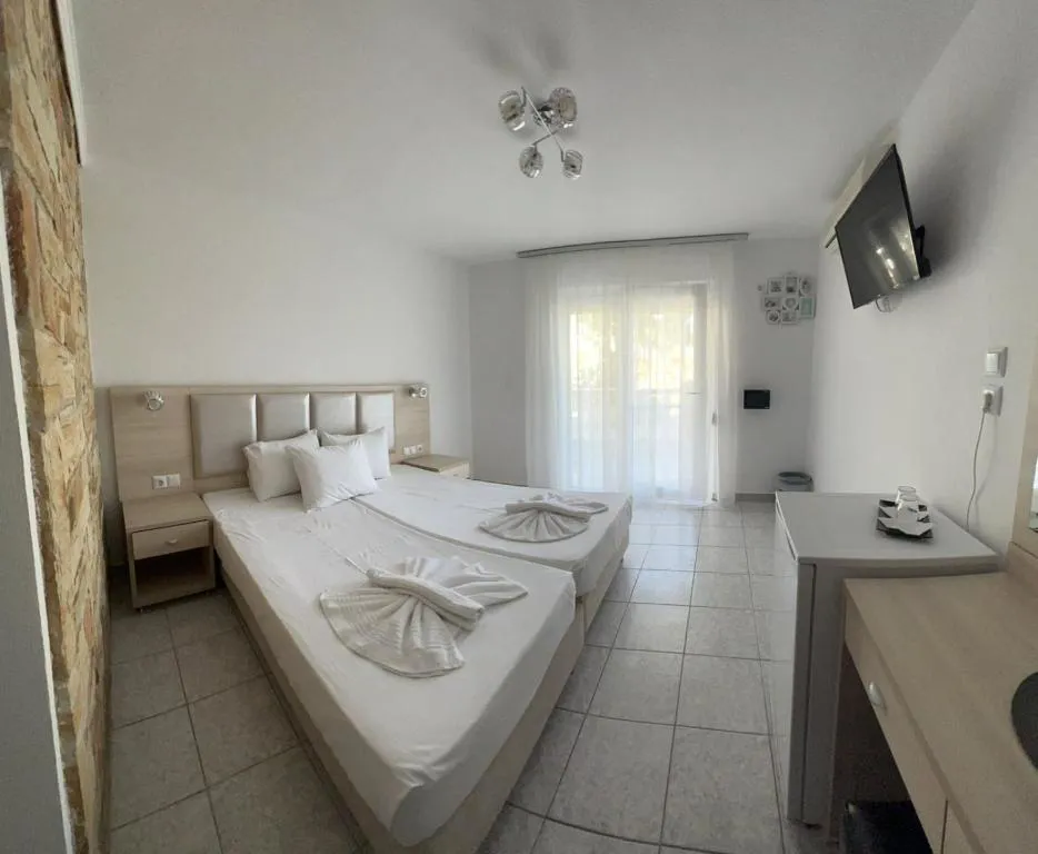 ellas8astratours021.jpg