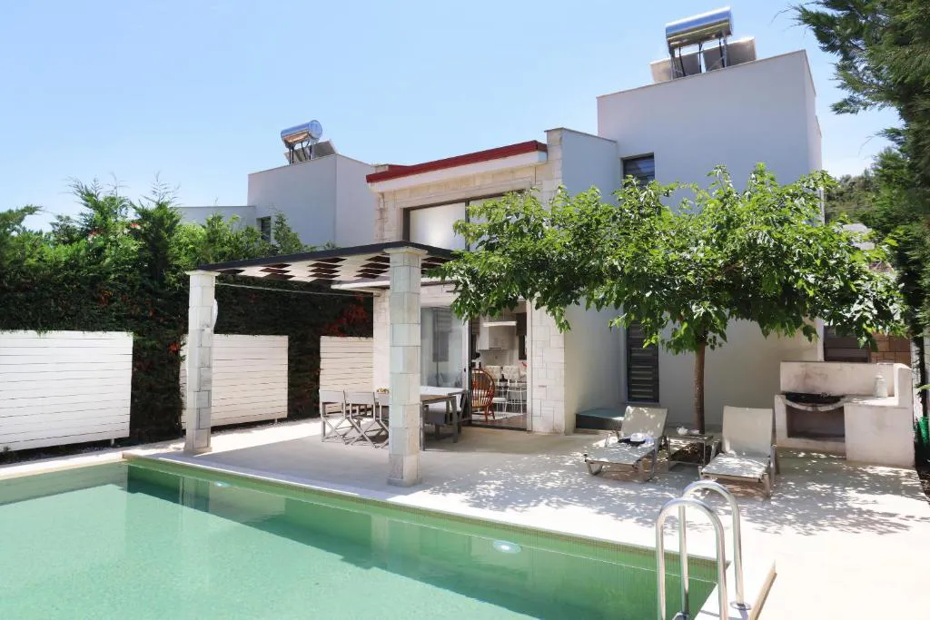 wvillas18astratours021.jpg