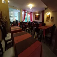 328083773.jpg