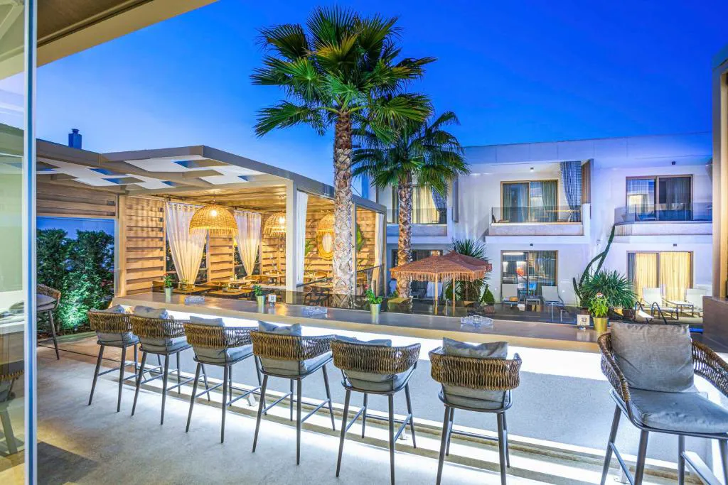 pefkideluxeresidences5astratours021.jpg