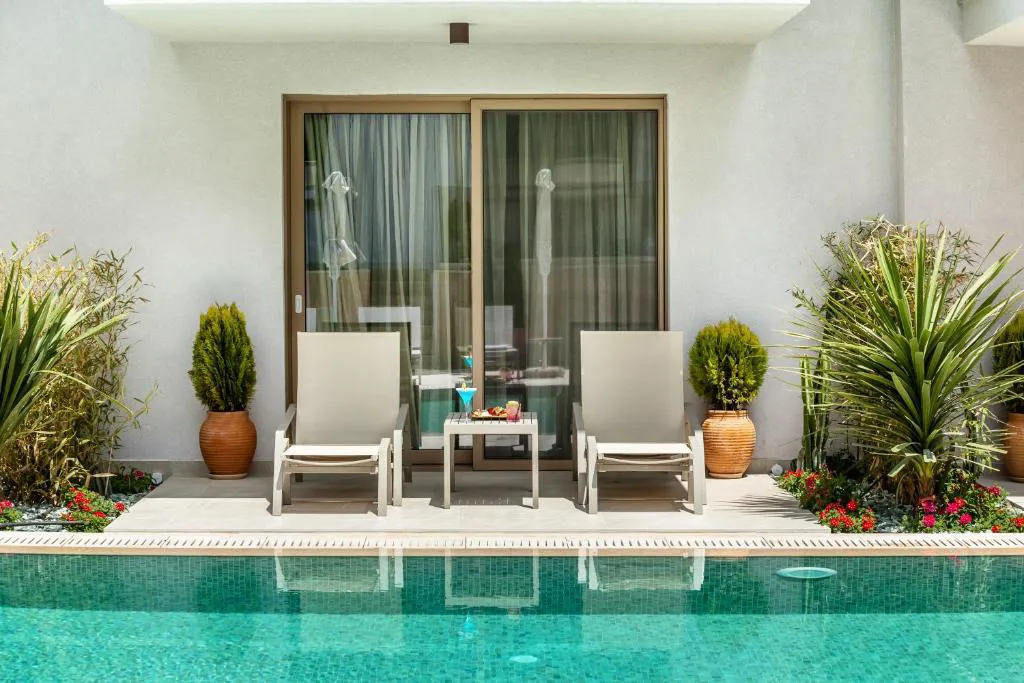 pefkideluxeresidences9astratours021.jpg