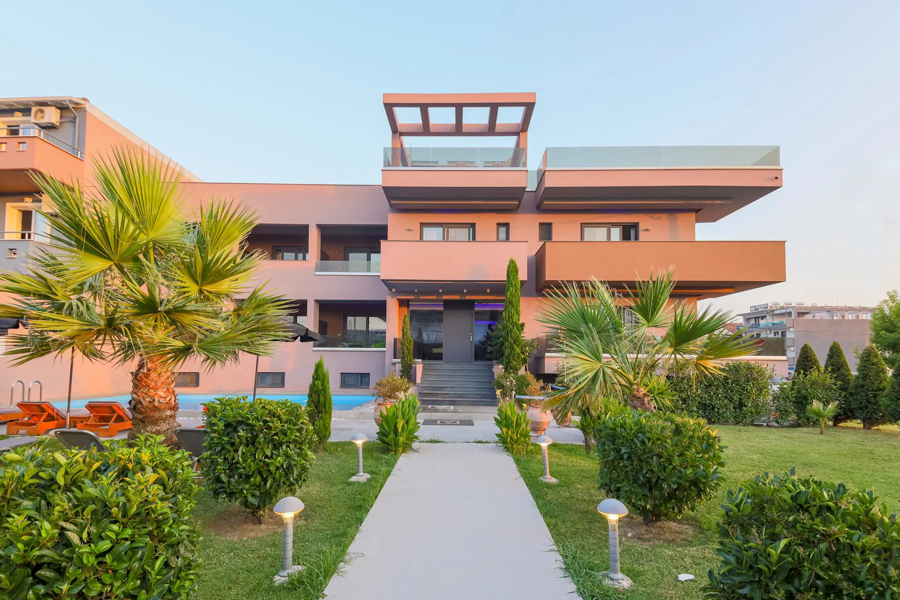 Hotel-Yakinthos-Ulaz-u-hotel.jpg