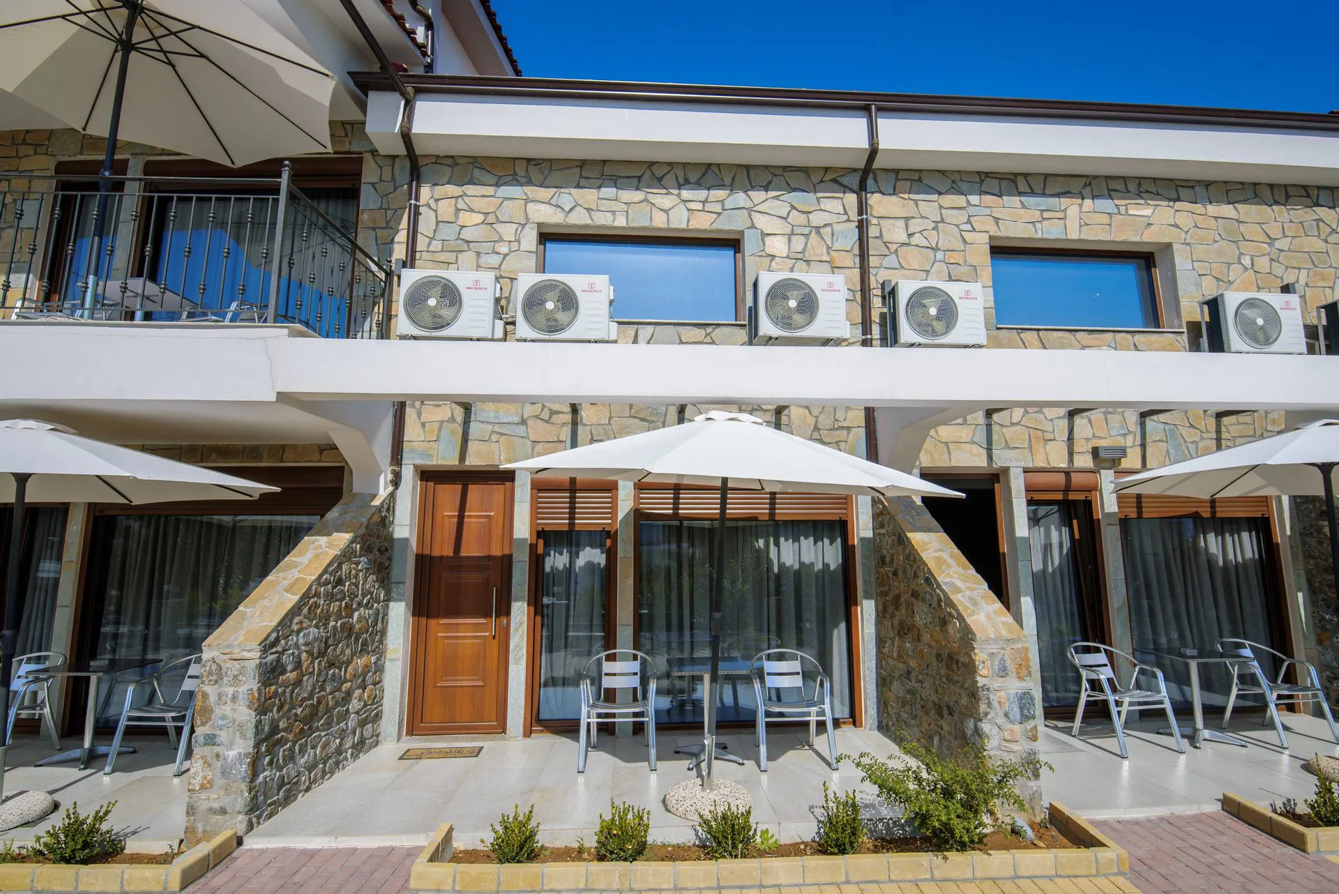 stonesuites3astratours021.jpg
