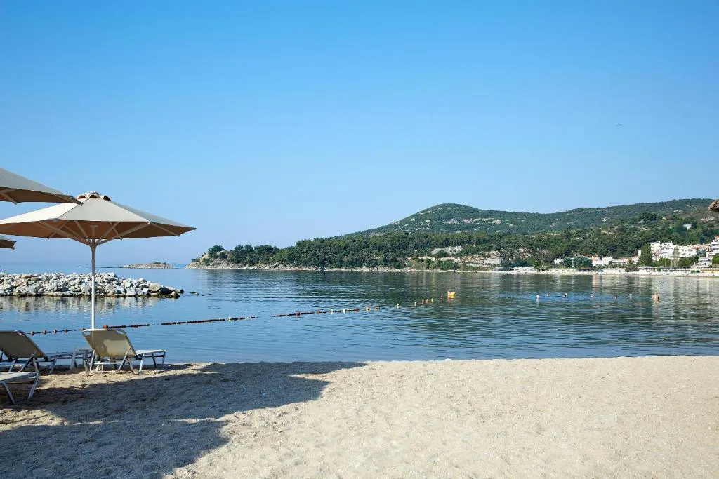 Lucy-Kavala-AstraTours021 (17).jpg