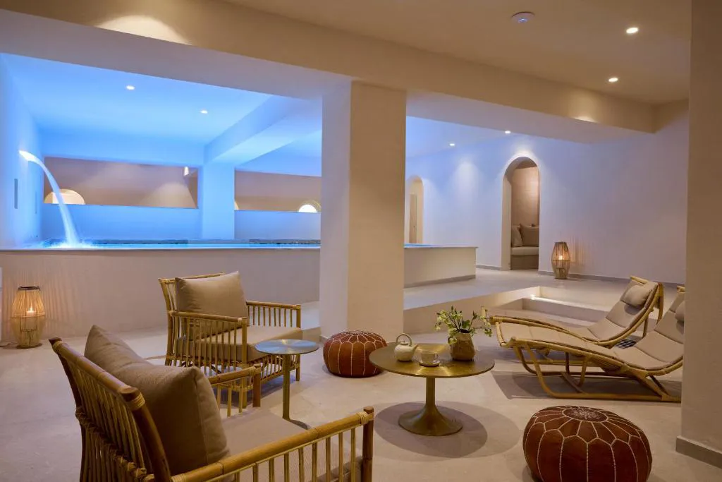 Lucy-Kavala-AstraTours021 (19).jpg